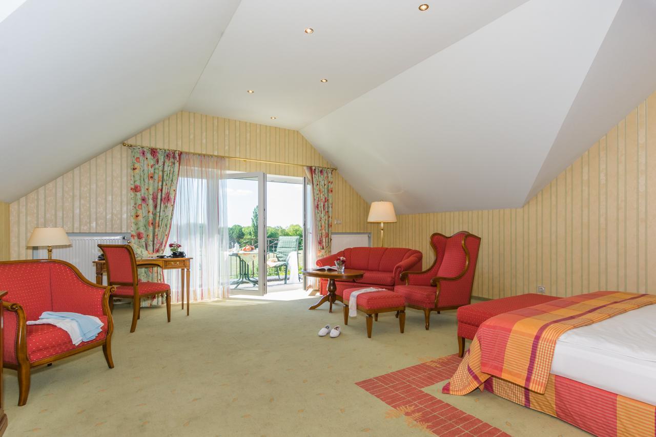 Lohmann'S Romantik Hotel Gravenberg Лангенфельд Экстерьер фото